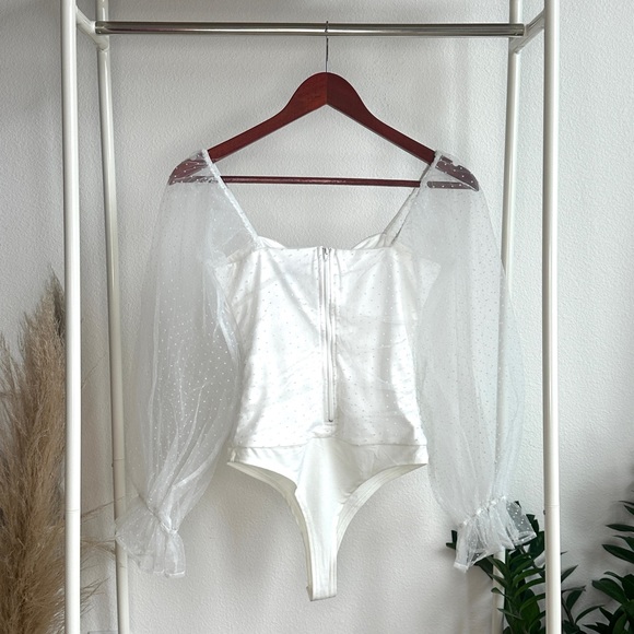 Intricate Puff Sleeve Bodysuit - Picture 2 of 3